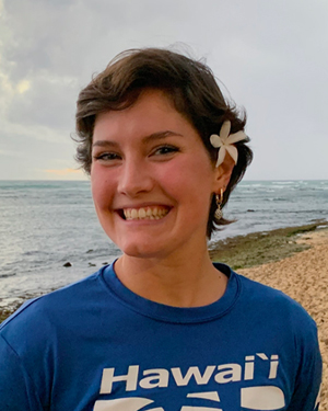 Ellie Jones headshot