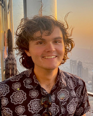 Riley Garvey headshot