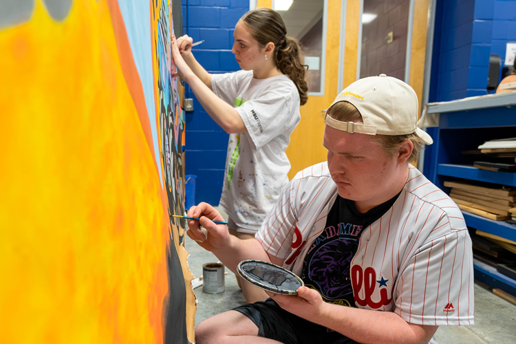 Halmos art students painting