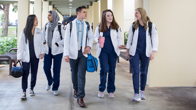 MD students walking around campus