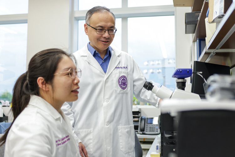 NSU researchers on the lab