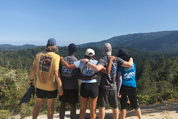 Cali  SAS students 2019 with mountain view