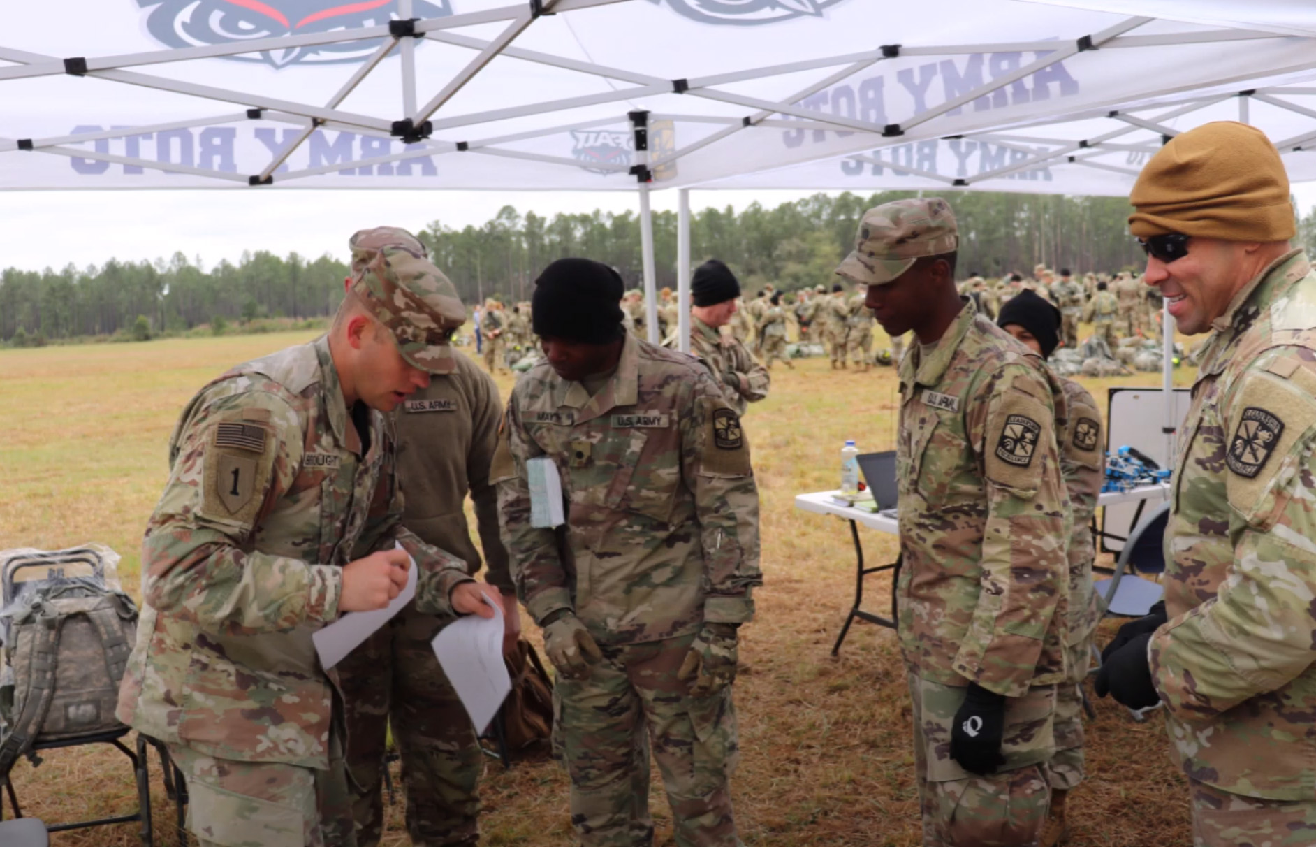 rotc leading group of students