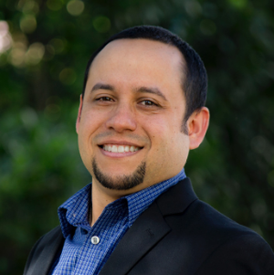 Alejandro E. Hernández Padilla headshot